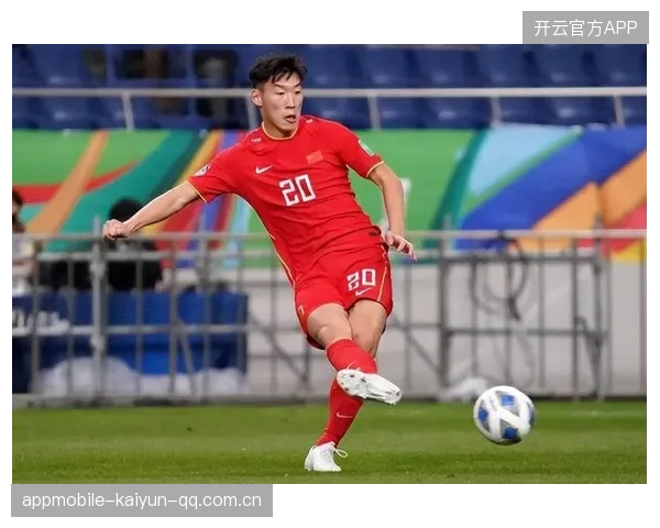 朱辰杰：申花五号的极限风采，进球与解围的双重定义